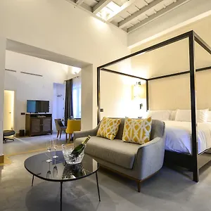 Legado Alcazar Hotel